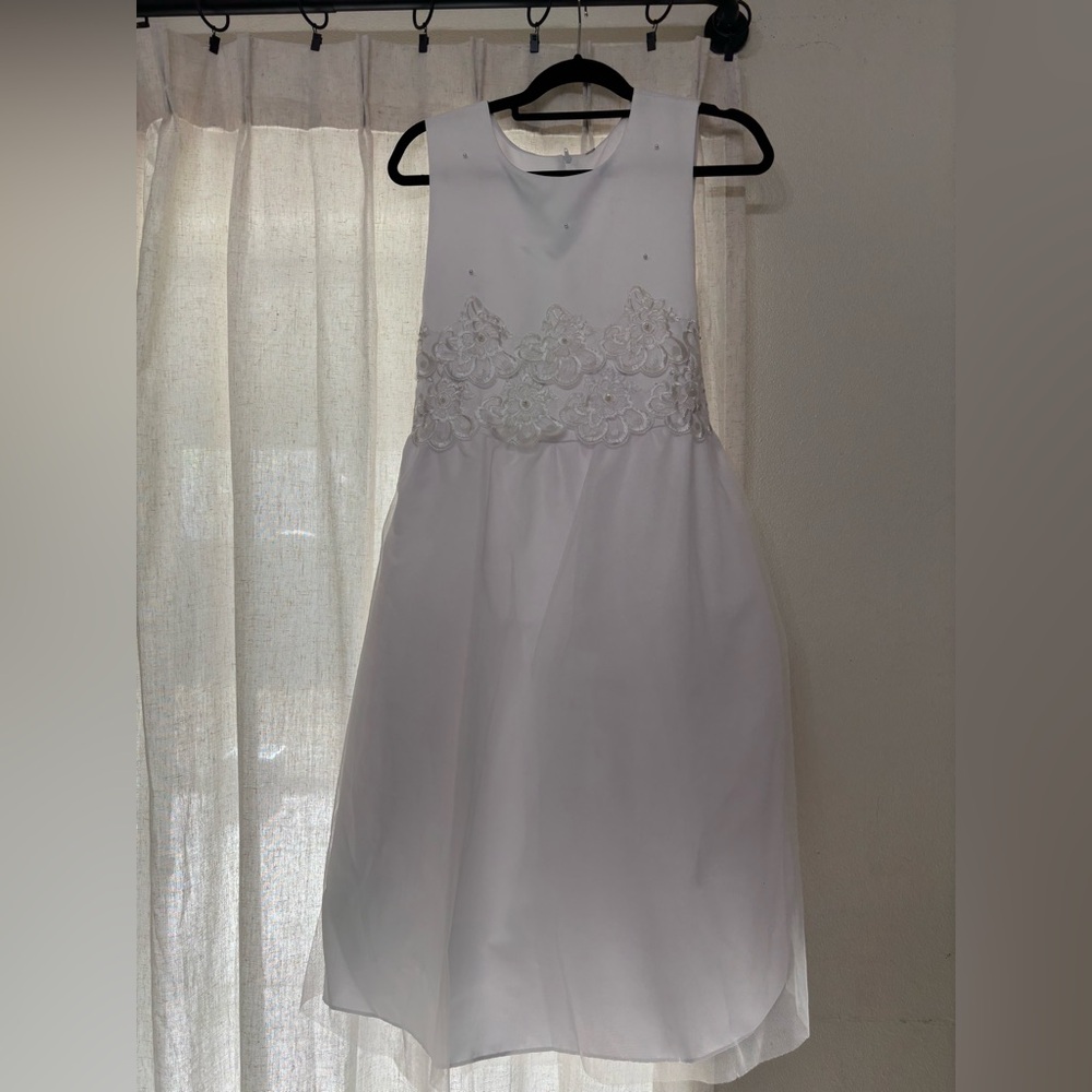 First Communion Dress White Lace Flower Detail with Pearls Size 18 Girls